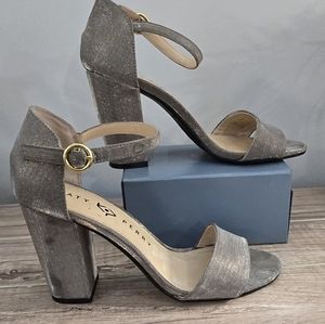 #566 Katy Perry Women's Shimmery Shoes Block Heels Silver Sz 7.5